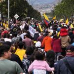 Una marcha amarilla que se partió en dos: así se vivió el desfile del 20 de julio en Ciudad Bolívar, en Bogotá Una marcha amarilla que se partió en dos: así se vivió el desfile del 20 de julio en Ciudad Bolívar, en Bogotá