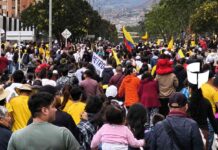 Una marcha amarilla que se partió en dos: así se vivió el desfile del 20 de julio en Ciudad Bolívar, en Bogotá