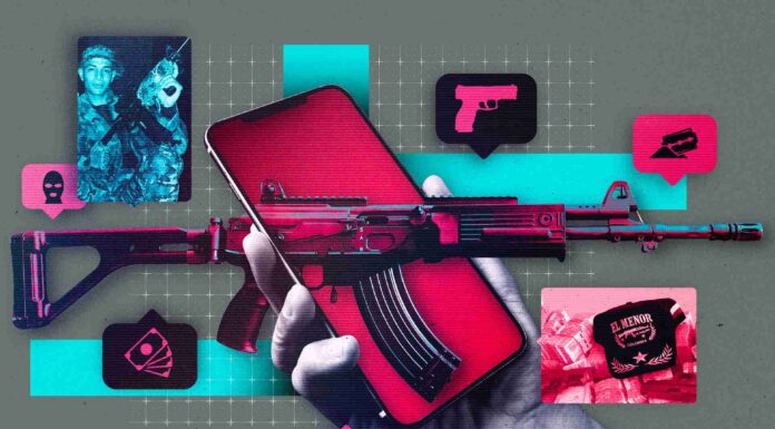 Fusiles, camuflaje y Facebook: Cómo el mayor narcoinfluencer de Colombia convirtió las redes sociales en un arma Fusiles, camuflaje y Facebook: Cómo el mayor narcoinfluencer de Colombia convirtió las redes sociales en un arma